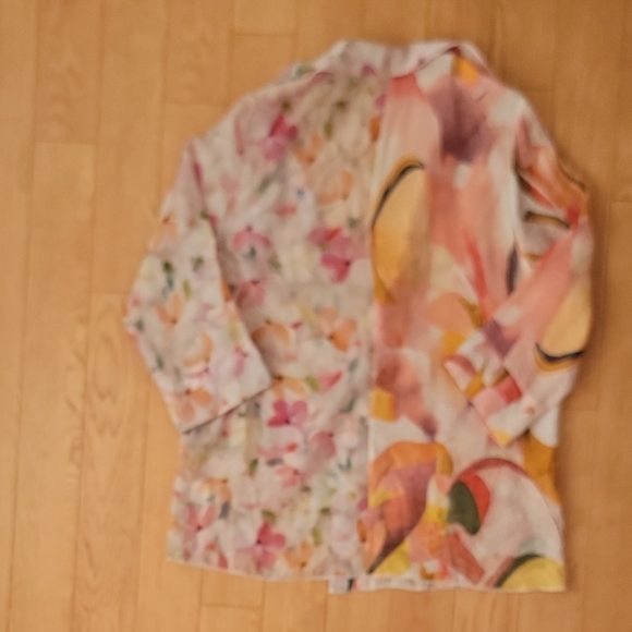 Floral Button-Up Blouse - Picture 2 of 2